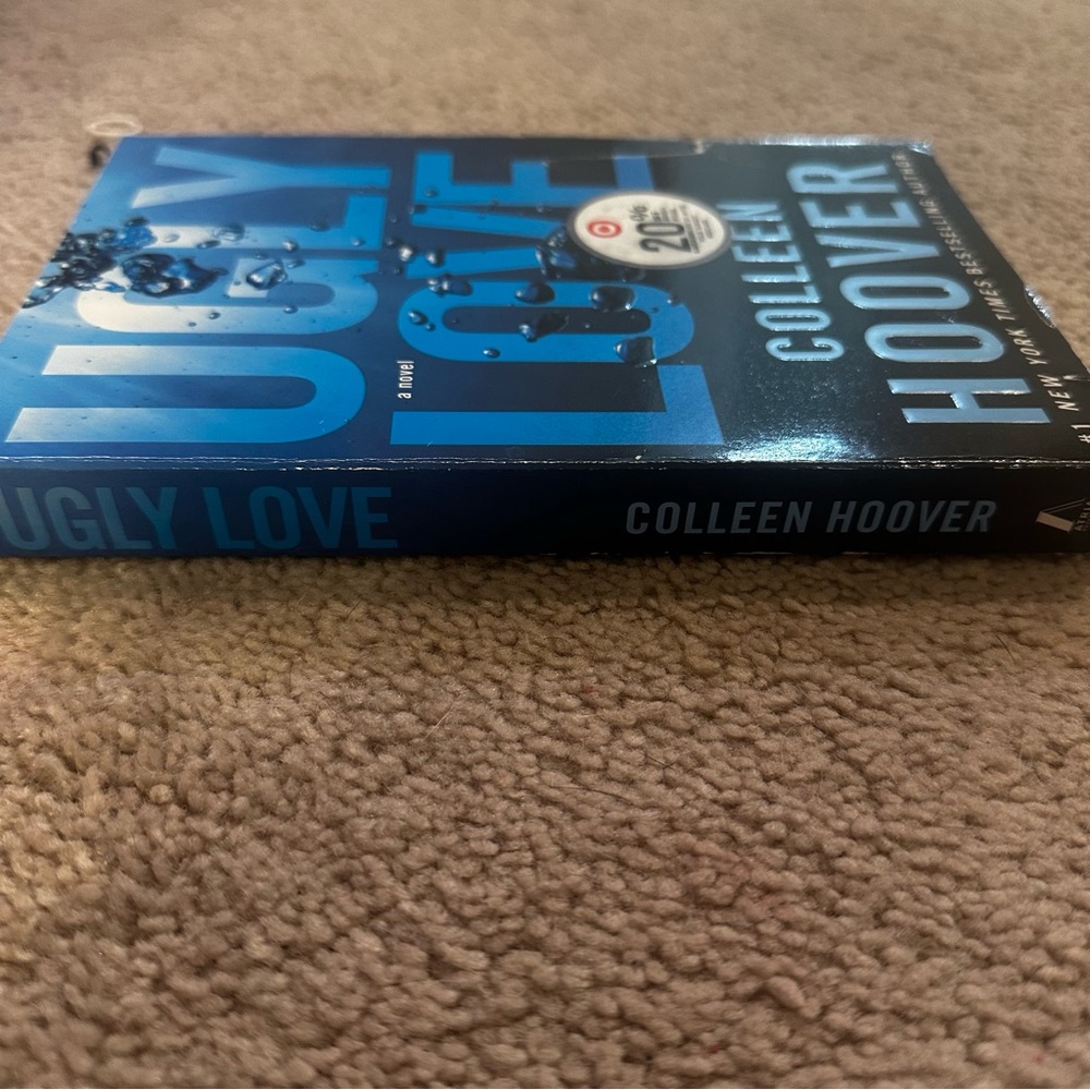 Ugly Love by Colleen Hoover – Paperback BookTok Bestseller (Read Copy) - Picture 2 of 5
